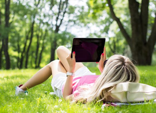 Lleva tu tablet a donde quieras y disfruta de la vida.